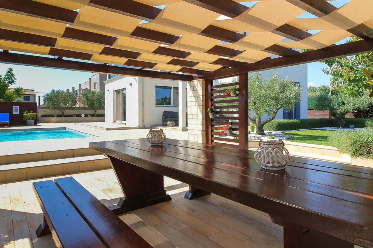 Modern Villa Nerina With Private Pool Near Pula Dış mekan fotoğraf