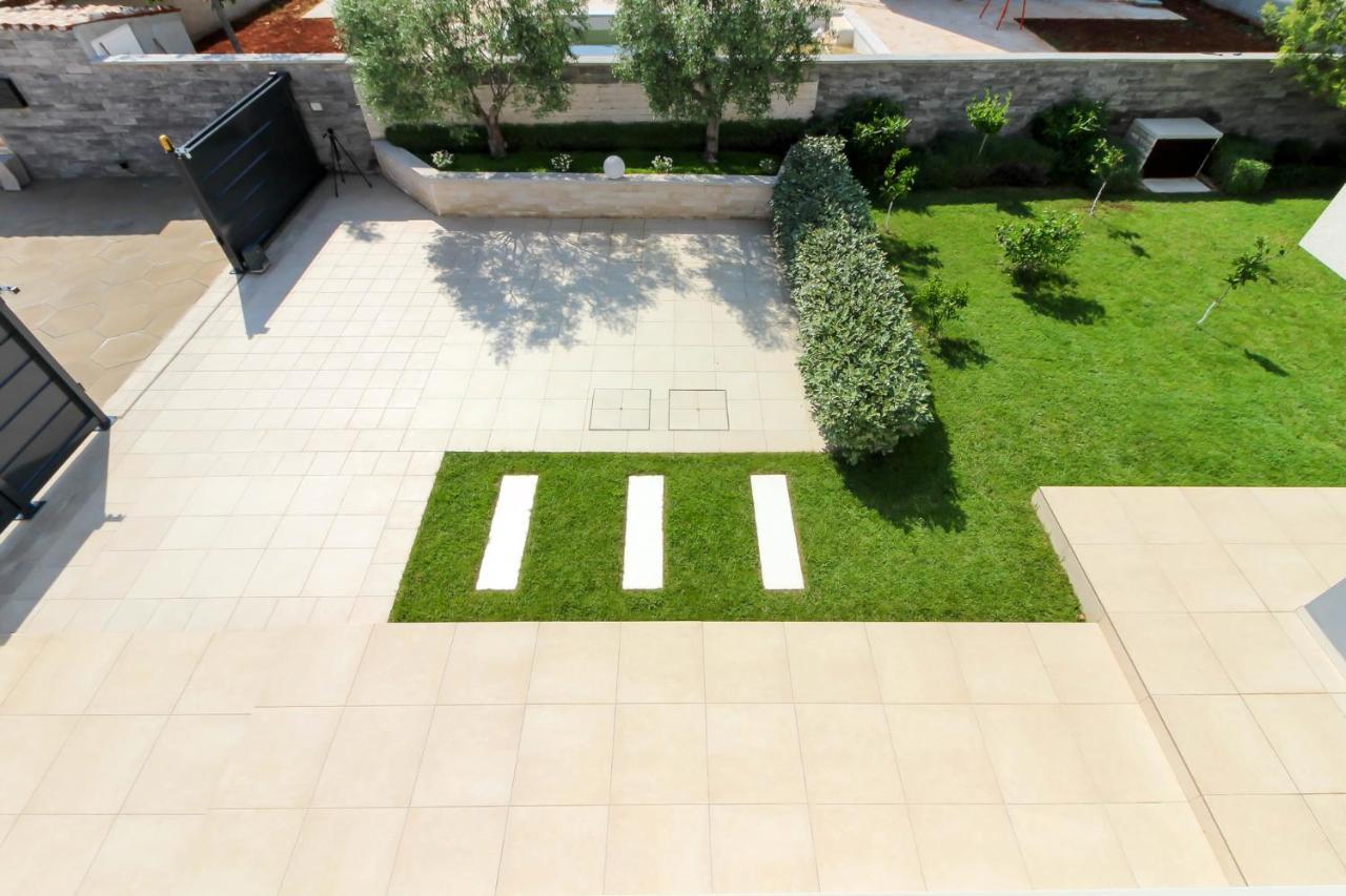 Modern Villa Nerina With Private Pool Near Pula Dış mekan fotoğraf