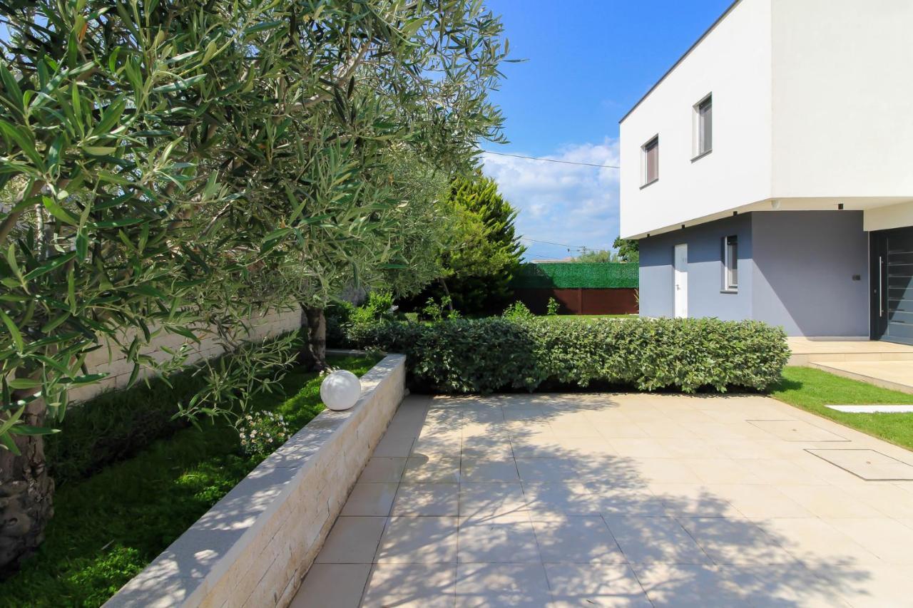 Modern Villa Nerina With Private Pool Near Pula Dış mekan fotoğraf
