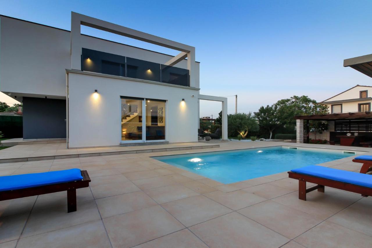 Modern Villa Nerina With Private Pool Near Pula Dış mekan fotoğraf