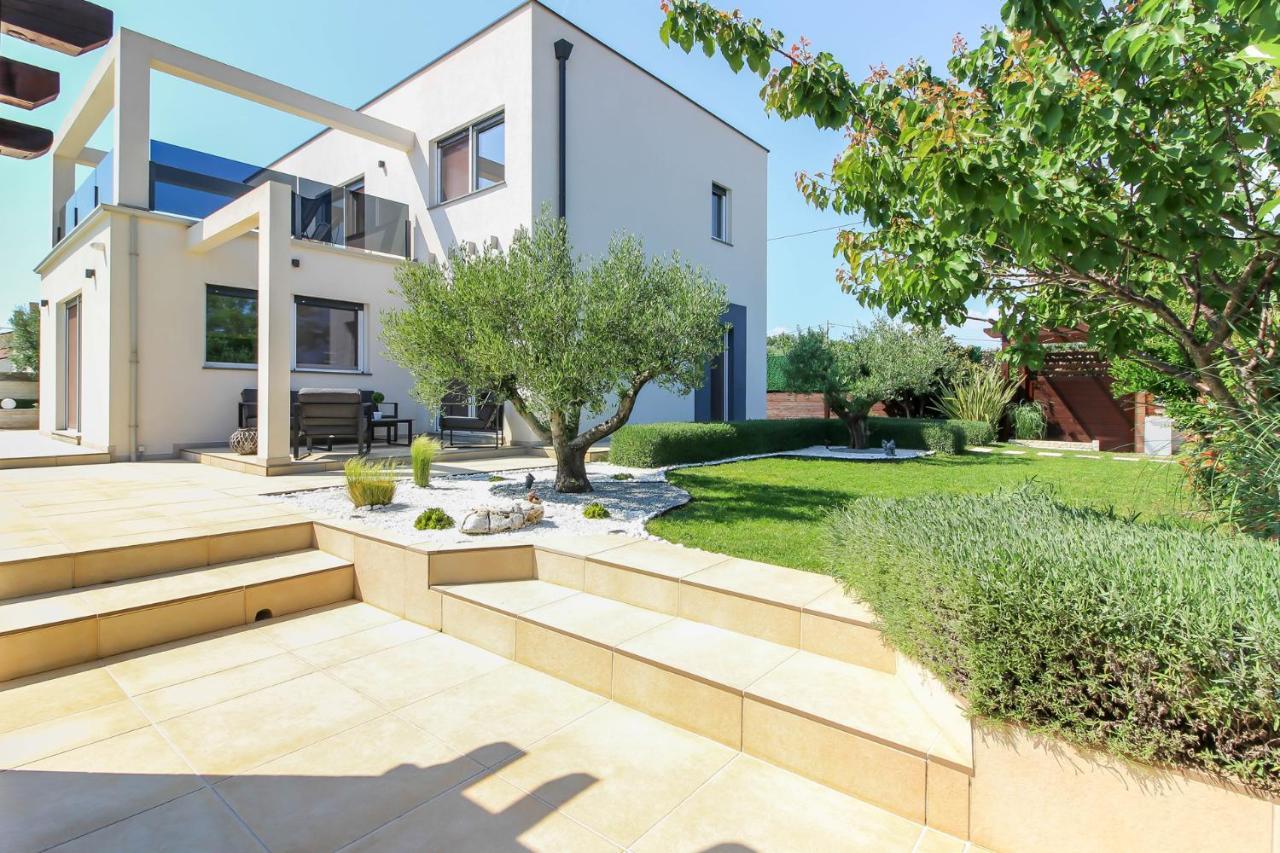 Modern Villa Nerina With Private Pool Near Pula Dış mekan fotoğraf