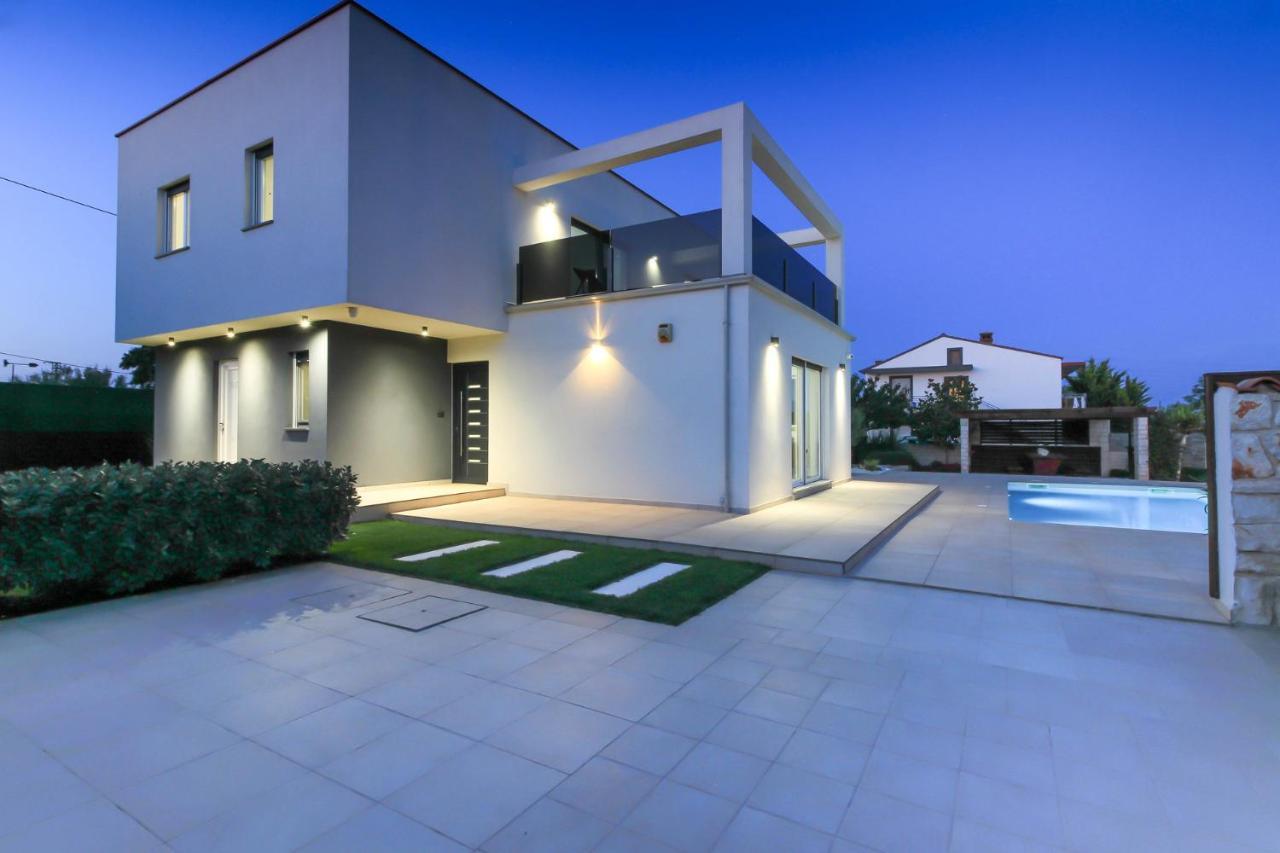 Modern Villa Nerina With Private Pool Near Pula Dış mekan fotoğraf