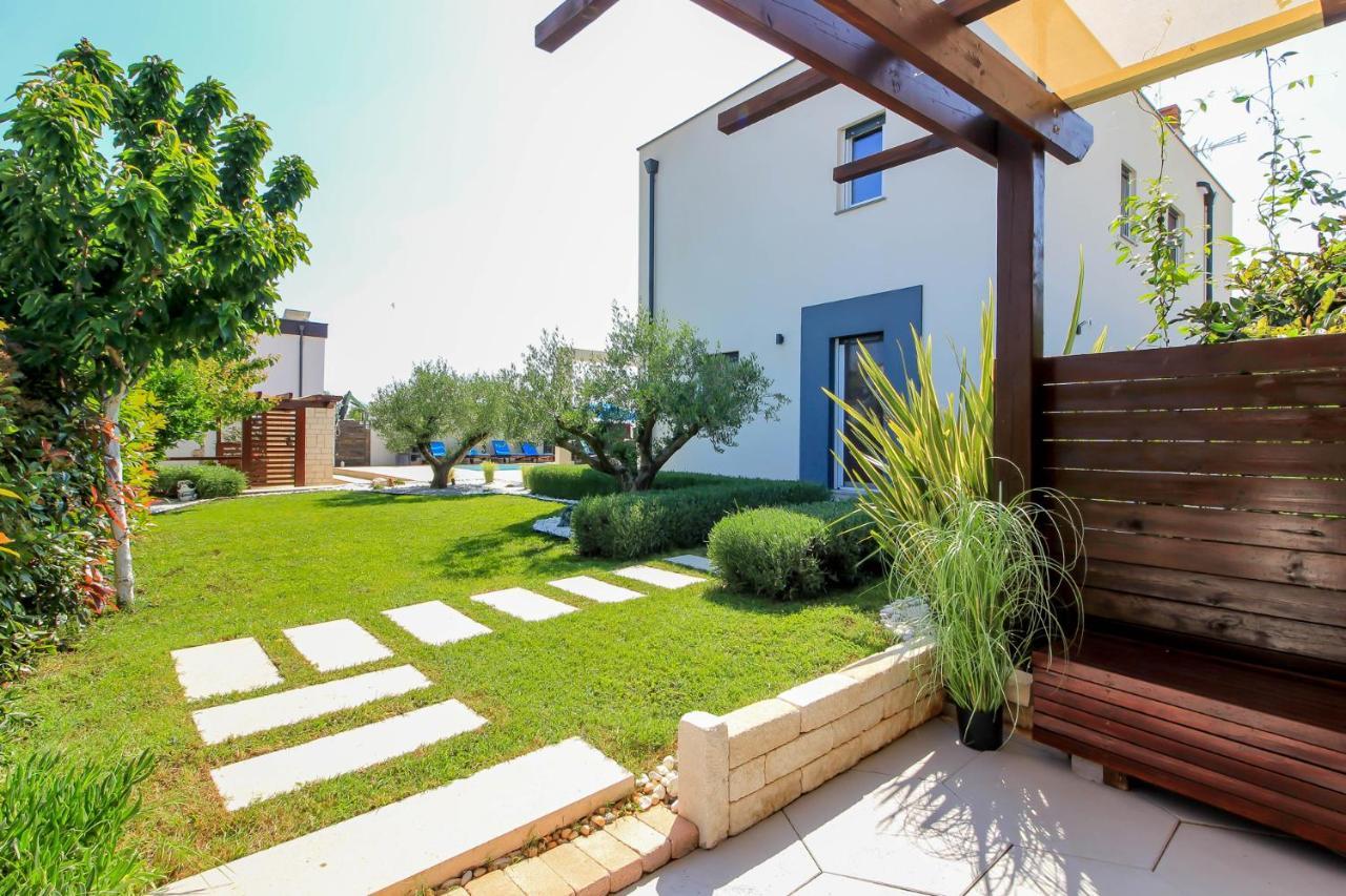 Modern Villa Nerina With Private Pool Near Pula Dış mekan fotoğraf