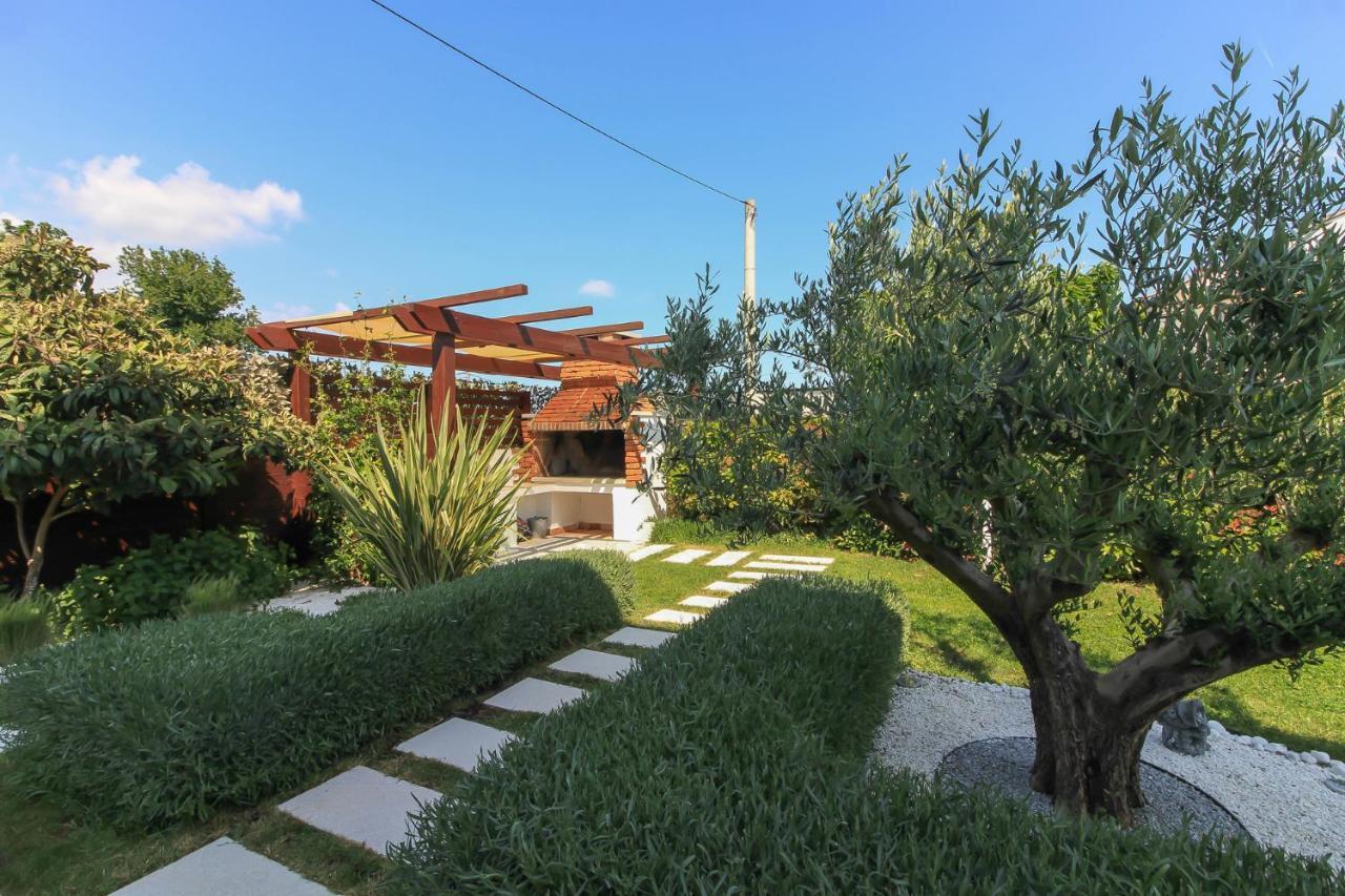 Modern Villa Nerina With Private Pool Near Pula Dış mekan fotoğraf