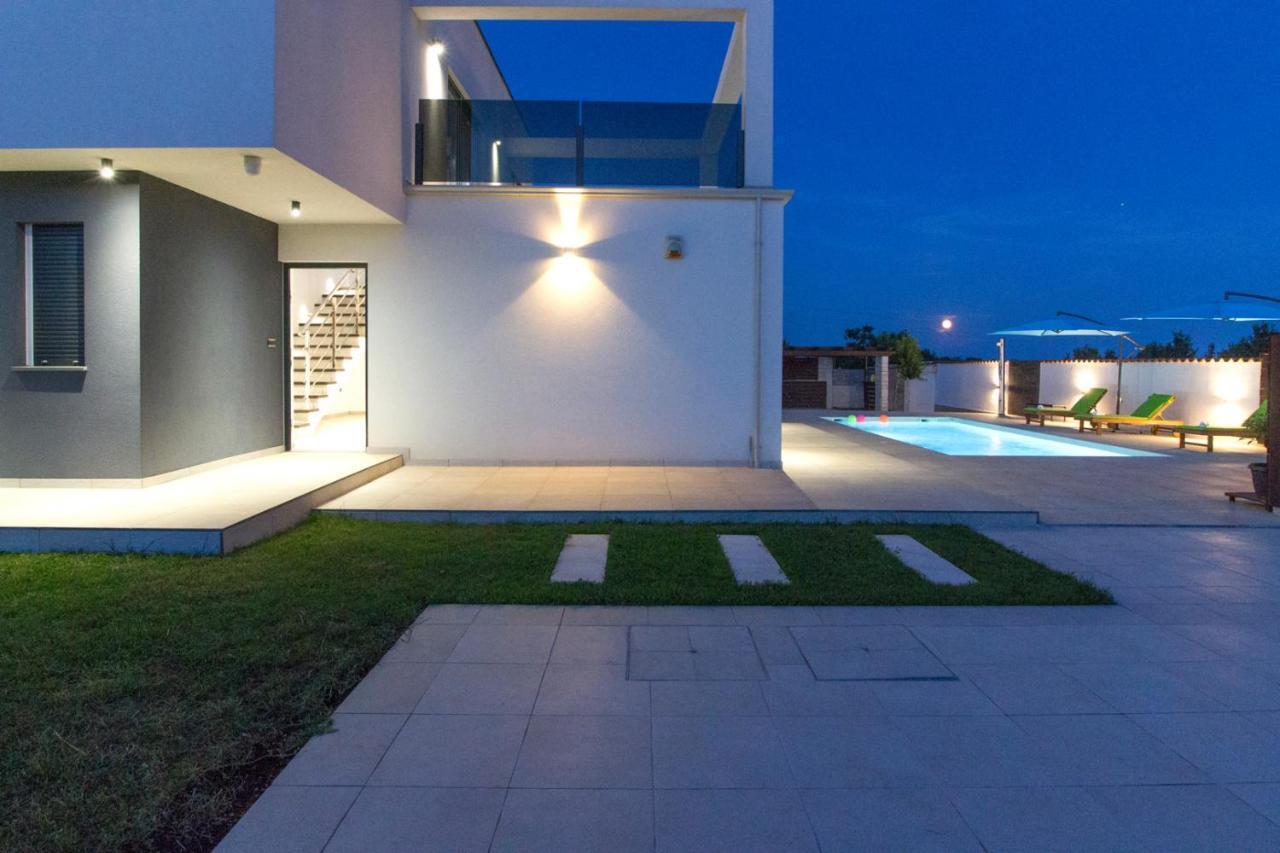 Modern Villa Nerina With Private Pool Near Pula Dış mekan fotoğraf