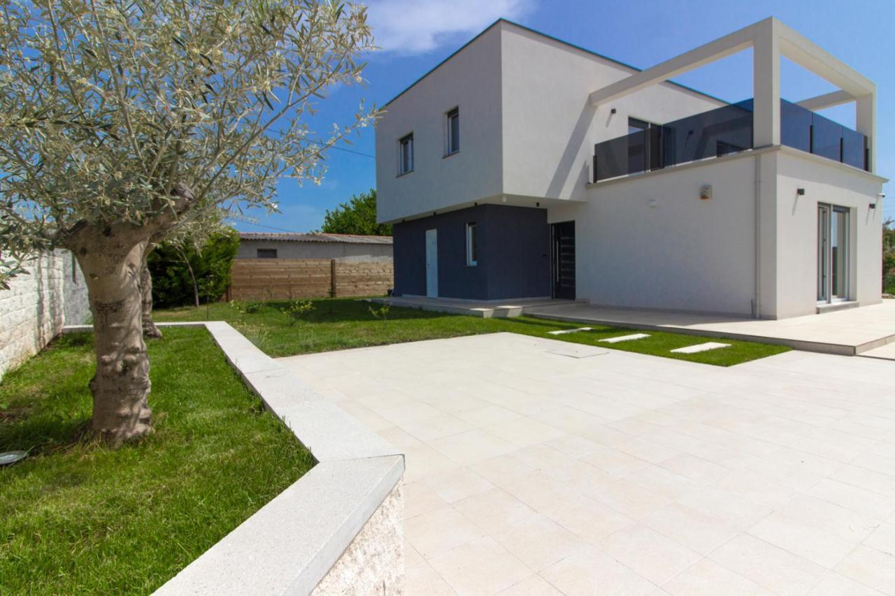 Modern Villa Nerina With Private Pool Near Pula Dış mekan fotoğraf