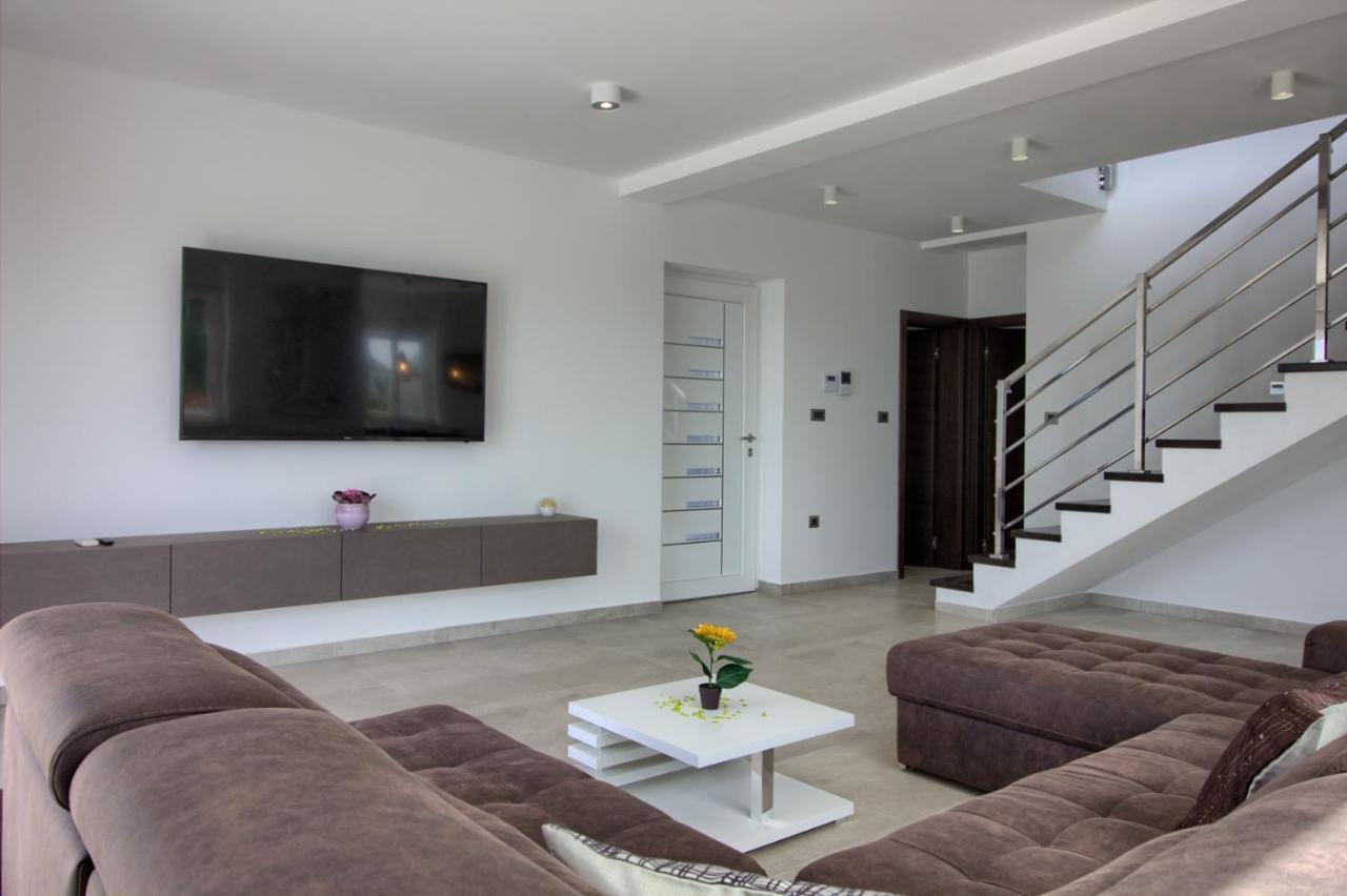 Modern Villa Nerina With Private Pool Near Pula Dış mekan fotoğraf