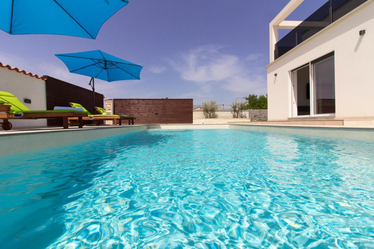 Modern Villa Nerina With Private Pool Near Pula Dış mekan fotoğraf